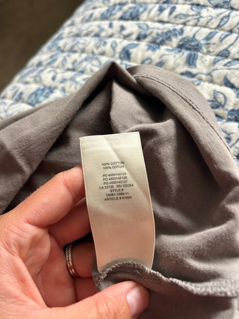 Aritzia Babaton Shoulder Pad Shirt - Picture 4 of 4